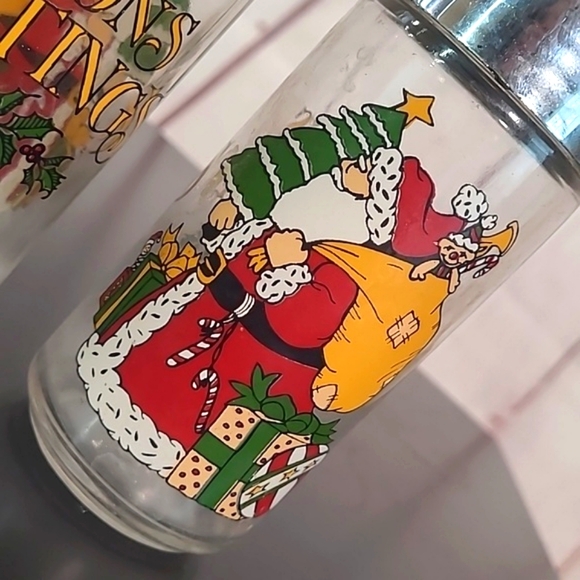 Vintage 80s Painted Glass Holiday Christmas Santa Claus Salt & Pepper Shakers - Picture 7 of 12